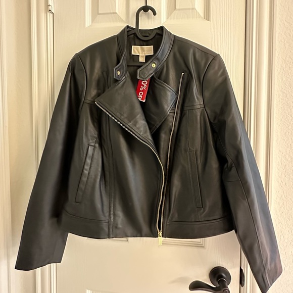 NWT MICHAEL Michael Kors Plus Size
Genuine Leather Long Sleeve Moto Jacket - Picture 5 of 11